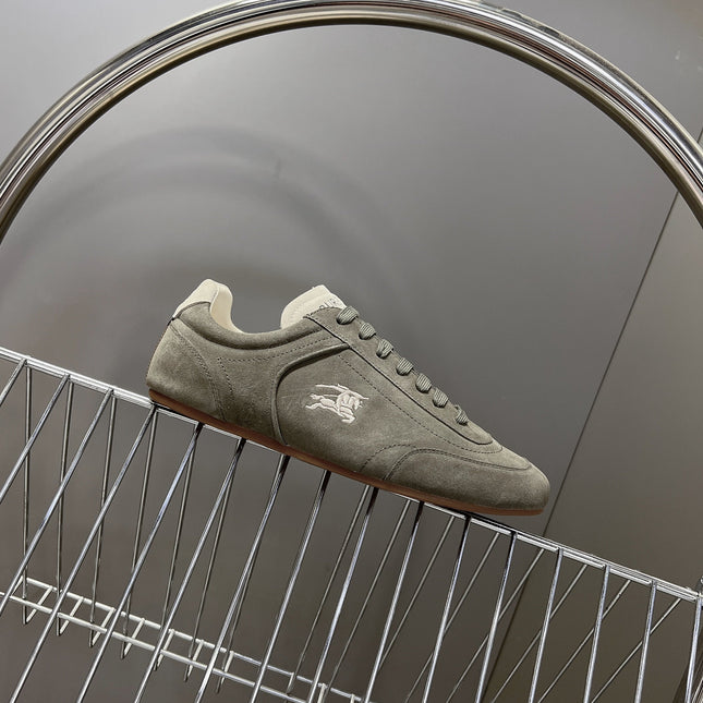BURBERRY 26S LOW TOP SNEAKERS IN ASH GREY SUEDE