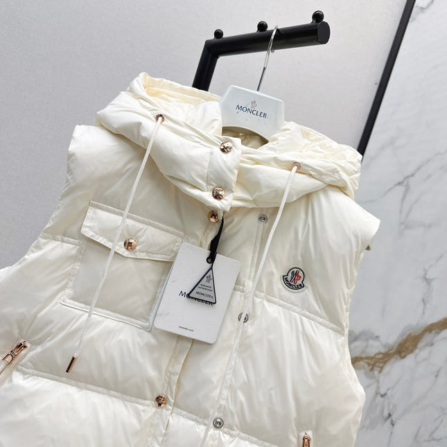 MONCLER 25S JACKET IN WHITE 307425