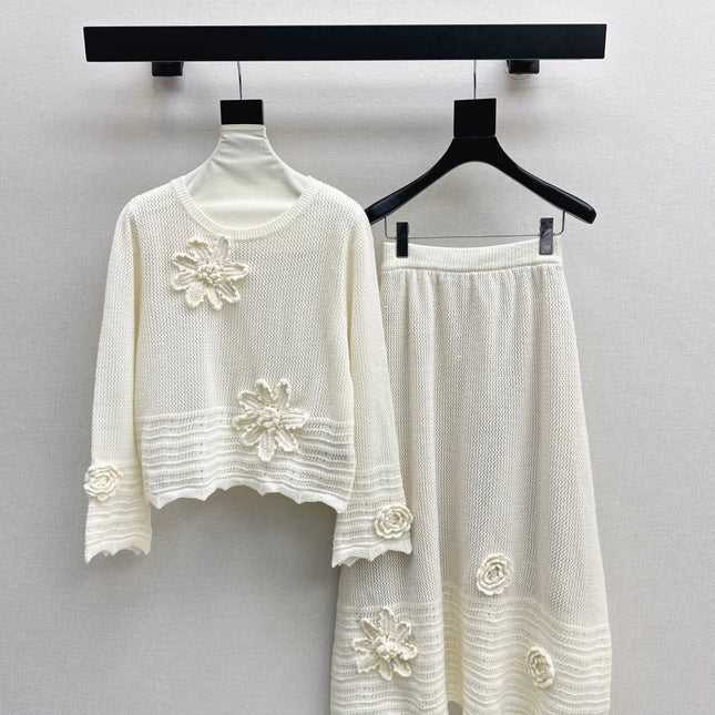 VALENTINO 26S SWEATER AND SKIRT SET STYLE 77