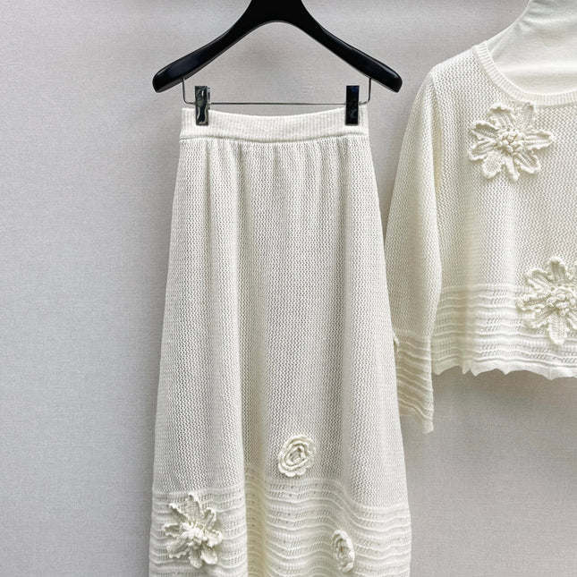 VALENTINO 26S SWEATER AND SKIRT SET STYLE 77