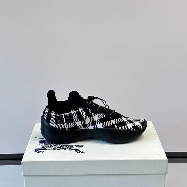 BURBERRY 26S CHECK KNIT SOCK SNEAKERS IN BLACK AND WHITE FABRIC