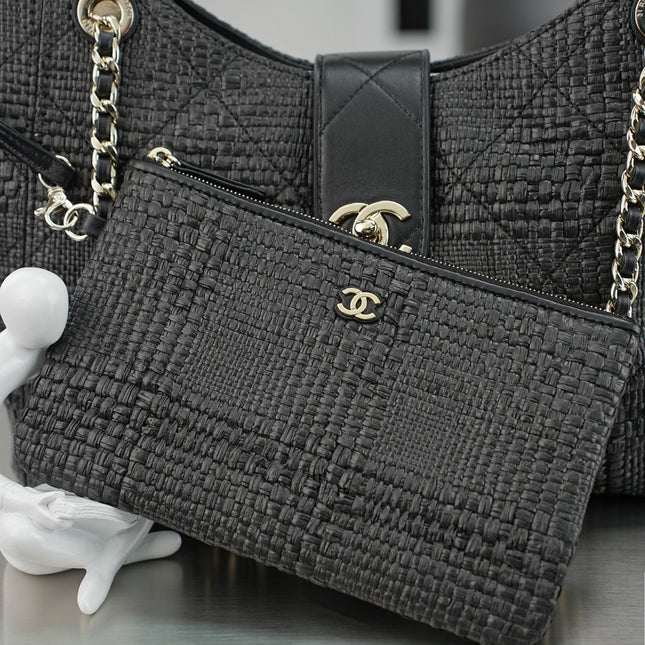 CHANEL 25S SHOULDER BAG 32 IN BLACK RAFFIA AND CALFSKIN GOLD HARDWARE