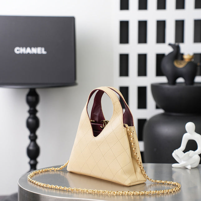CHANEL 26S SHOPPING BAG MEDIUM 23 IN LIGHT BEIGE LAMBSKIN GOLD HARDWARE