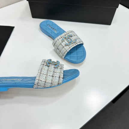 CHANEL 26S SANDALS IN BLUE LAMBSKIN AND WHITE TWEED