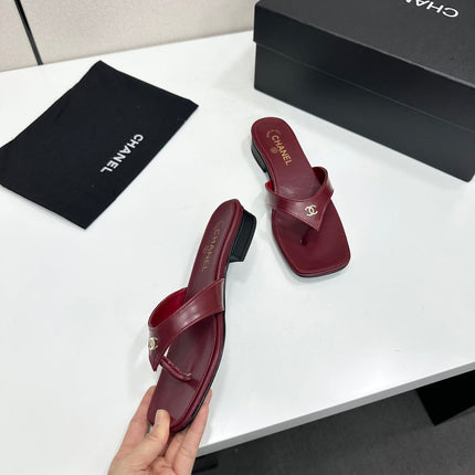CHANEL 26S THONG SANDALS IN BURGUNDY LAMBSKIN