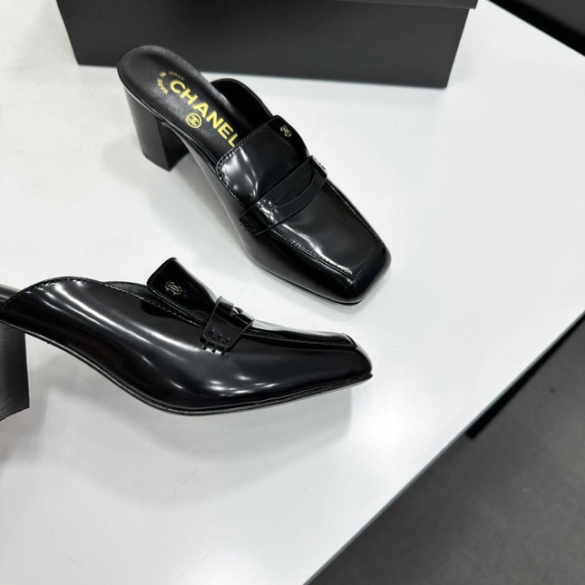 CHANEL 26S MULE PUMPS IN BLACK PATENT CALFSKIN