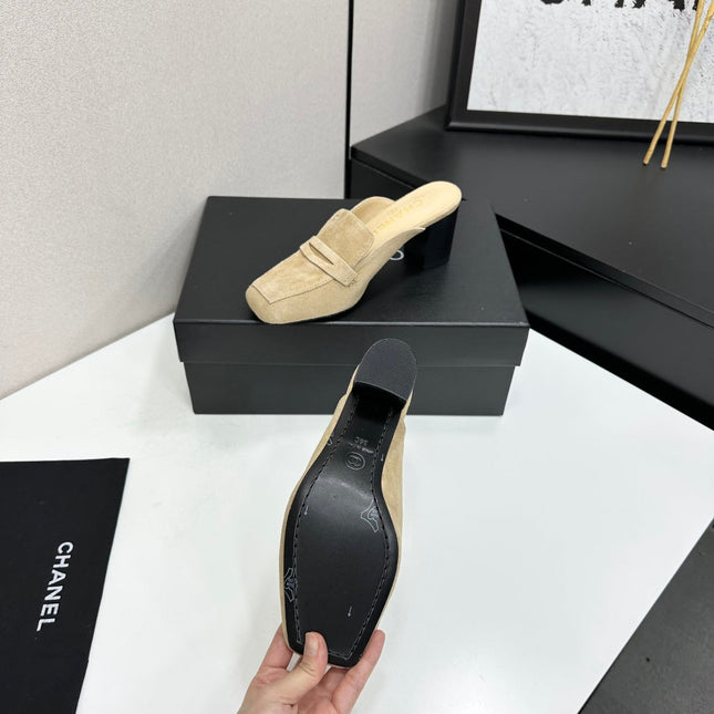 CHANEL 26S MULE PUMPS IN BEIGE SUEDE
