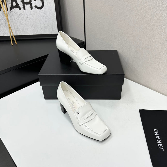 CHANEL 26S LOAFER PUMPS IN WHITE SHINY CALFSKIN