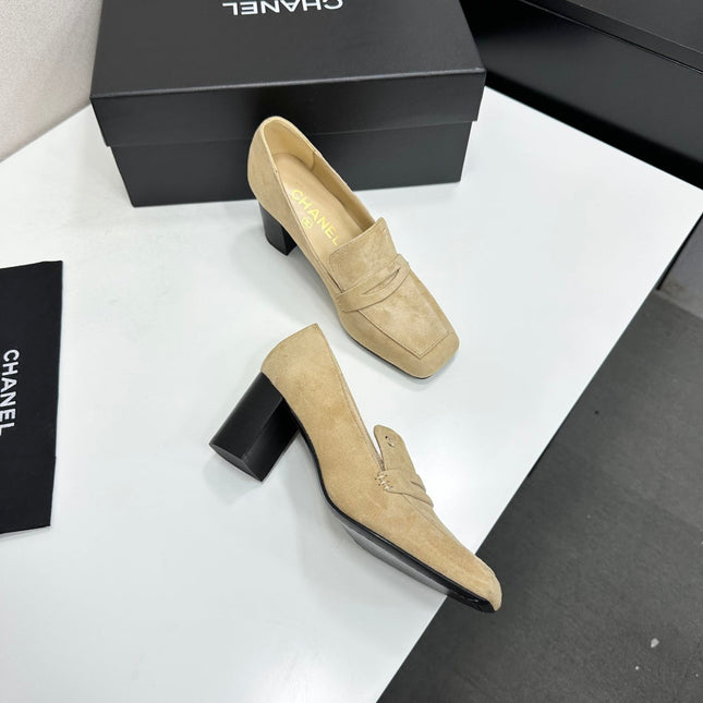 CHANEL 26S LOAFER PUMPS IN BEIGE SUEDE
