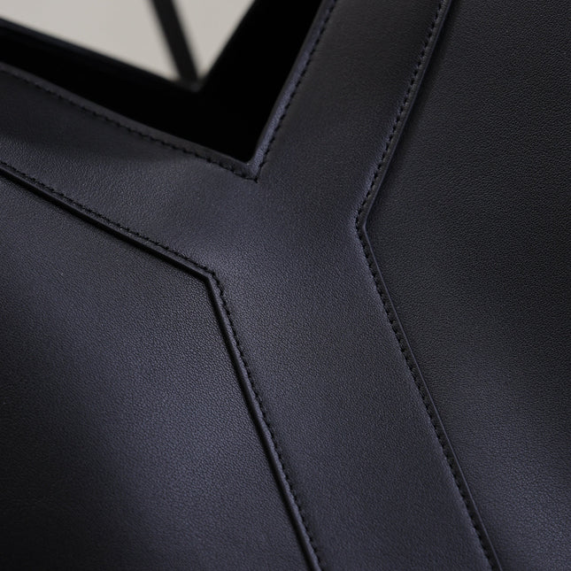 YSL 25S Y TOTE 50 IN BLACK CALFSKIN GOLD HARDWARE