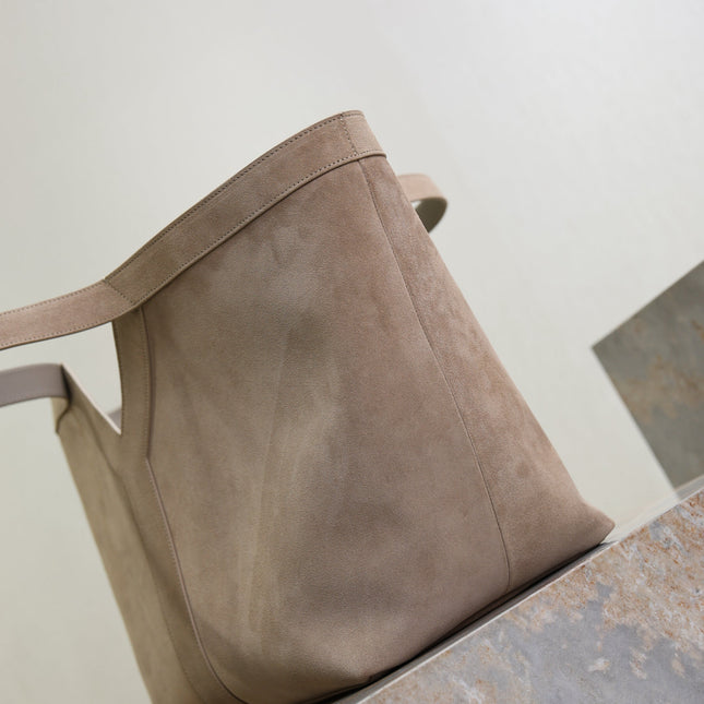 YSL 25S Y MAXI TOTE 50 IN DRY GRAIN SUEDE GOLD HARDWARE