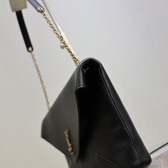 YSL 25S CASSANDRE ENVELOPE MESSENGER 35 IN BLACK LAMBSKIN GOLD HARDWARE