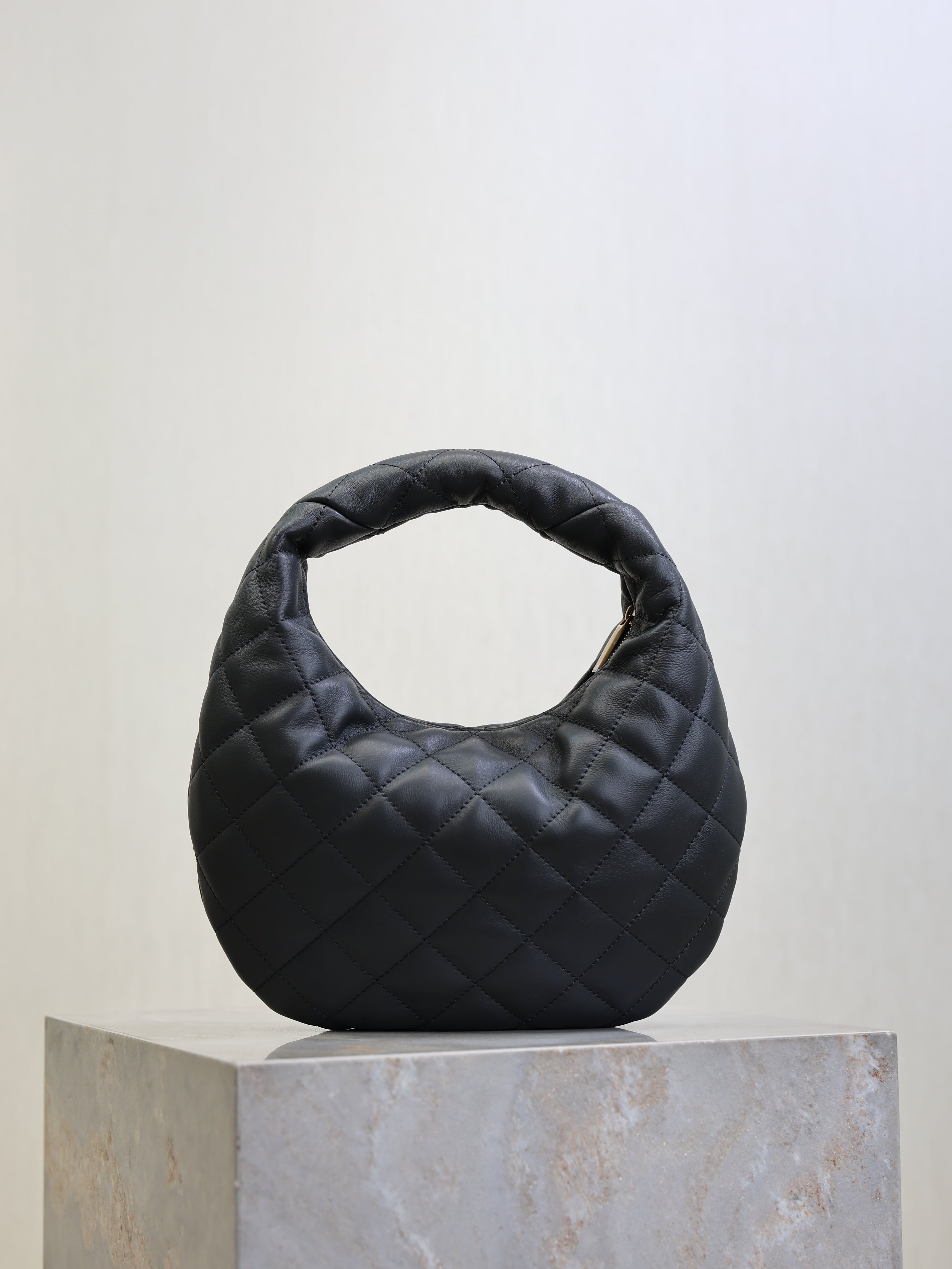 YSL 25S ICARINO 17 IN BLACK QUILTED CALFSKIN GOLD HARDWARE