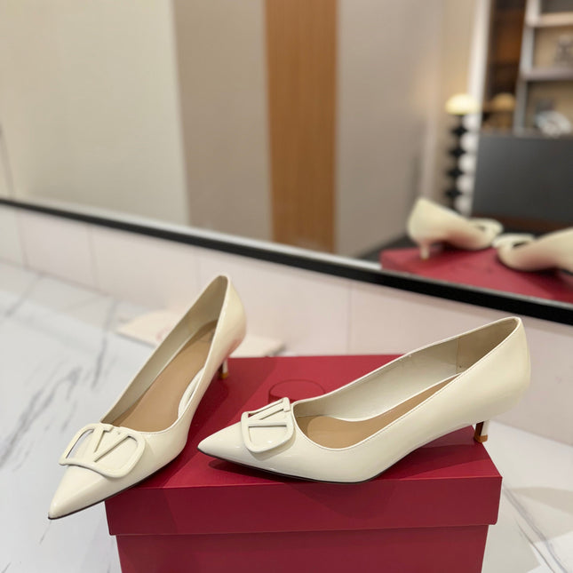 VALENTINO 26S HIGH HEELS 45 MM IN CREAM WHITE PATENT CALFSKIN