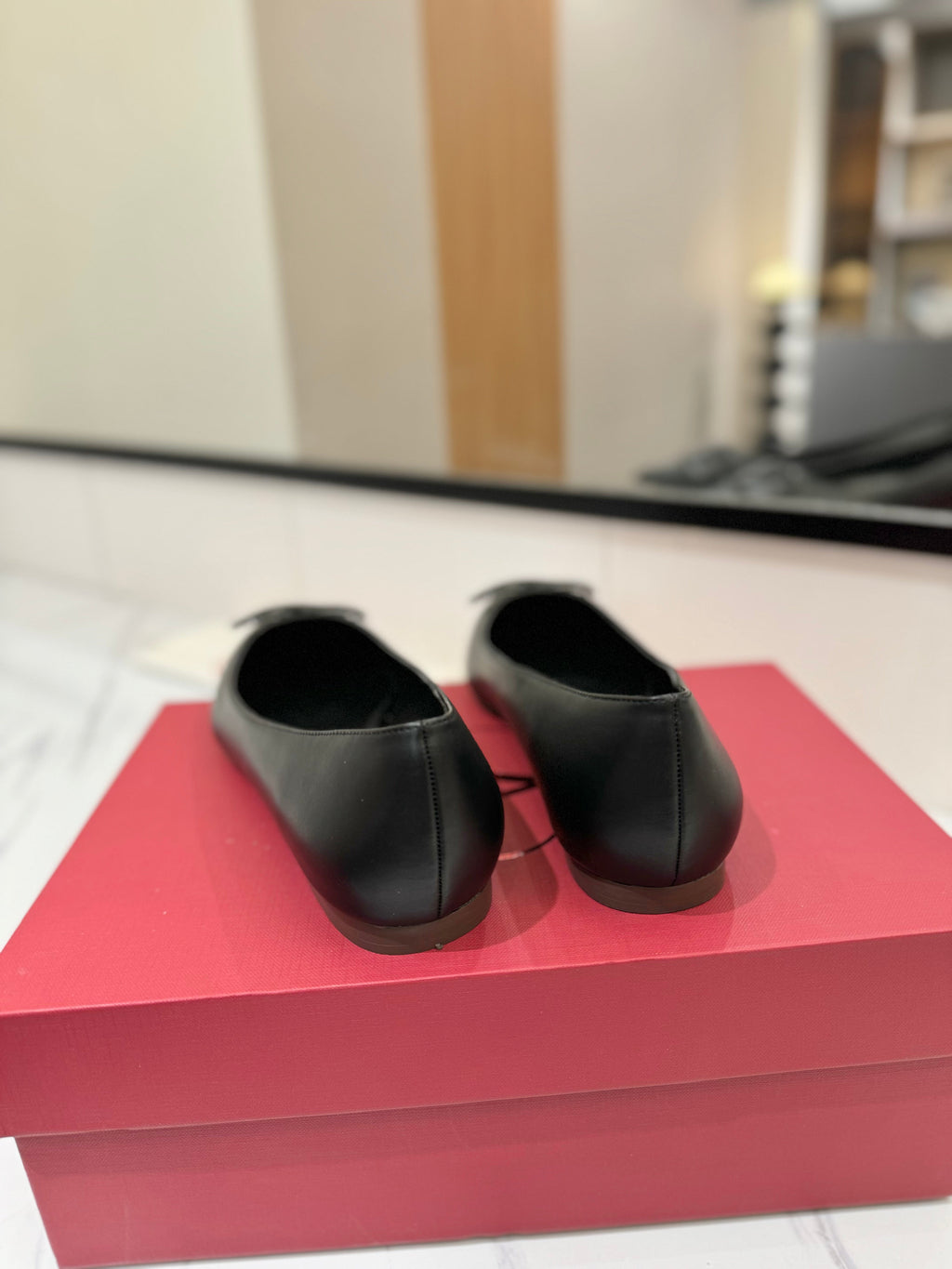 VALENTINO 26S BALLET FLATS IN BLACK SMOOTH CALFSKIN