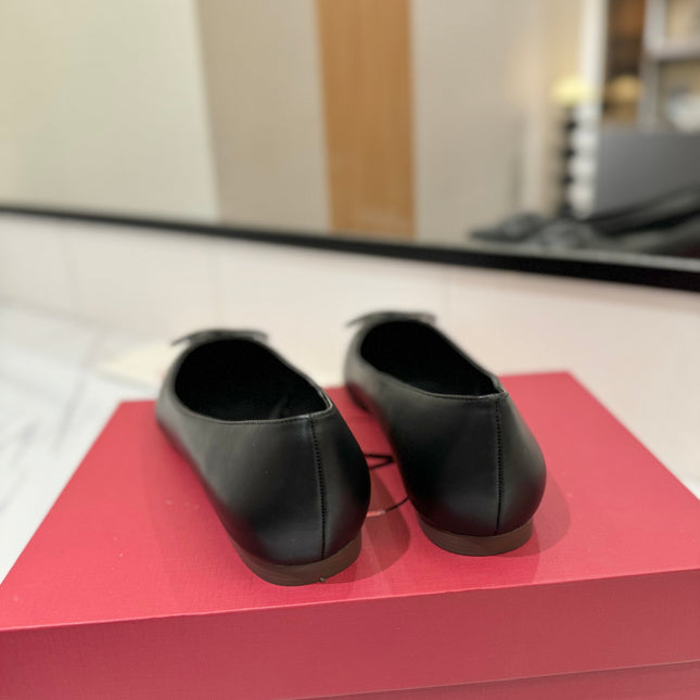 VALENTINO 26S BALLET FLATS IN BLACK SMOOTH CALFSKIN