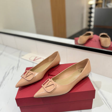 VALENTINO 26S BALLET FLATS IN NUDE PATENT CALFSKIN