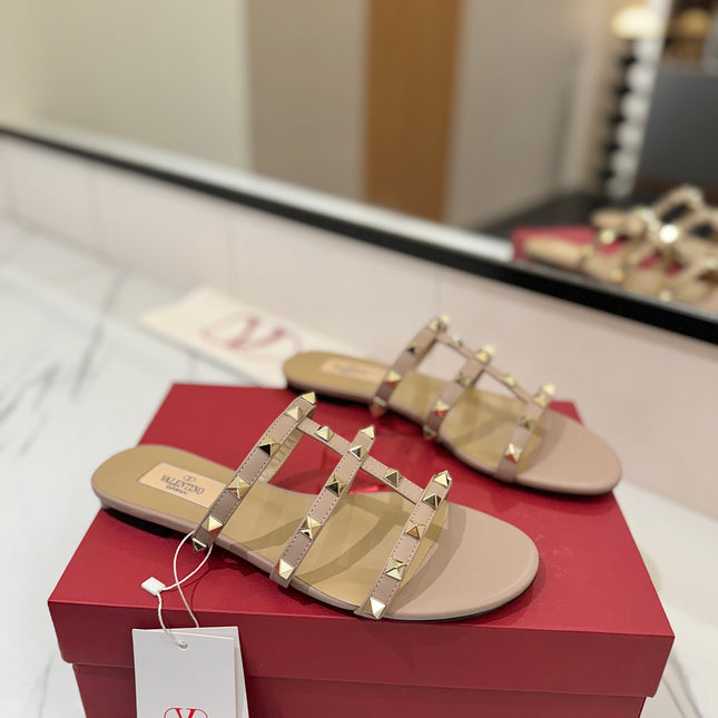 VALENTINO 26S SANDALS IN NUDE CALFSKIN WITH GOLD STUDS