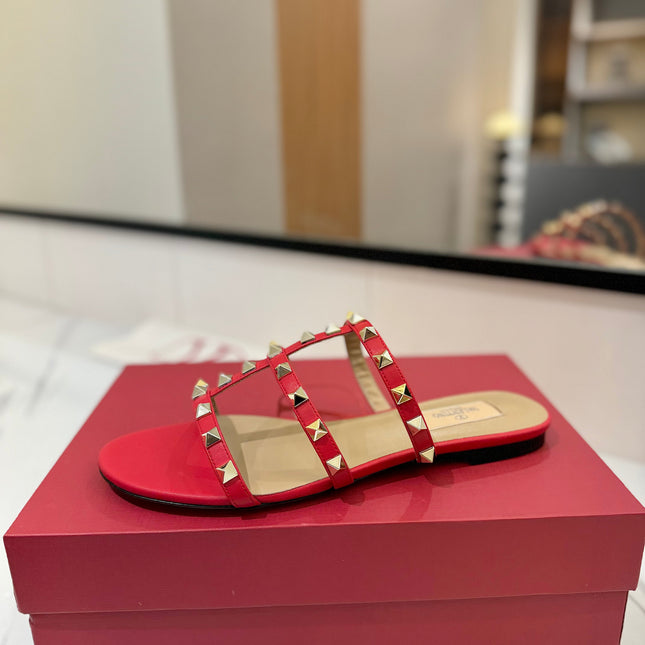 VALENTINO 26S SANDALS IN RED CALFSKIN WITH GOLD STUDS