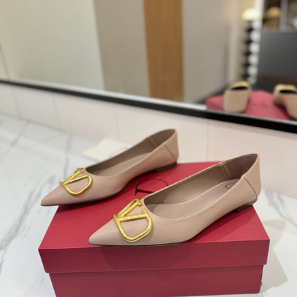 VALENTINO 26S BALLET FLATS IN NUDE GRAINED CALFSKIN WITH GOLD HARDWARE