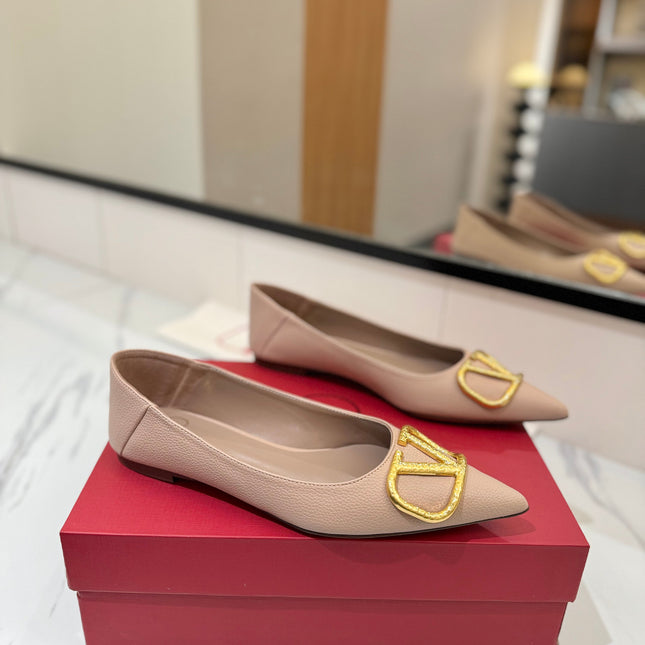 VALENTINO 26S BALLET FLATS IN NUDE GRAINED CALFSKIN WITH GOLD HARDWARE