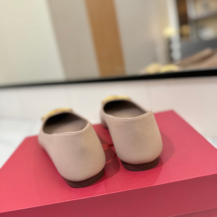 VALENTINO 26S BALLET FLATS IN NUDE GRAINED CALFSKIN WITH GOLD HARDWARE
