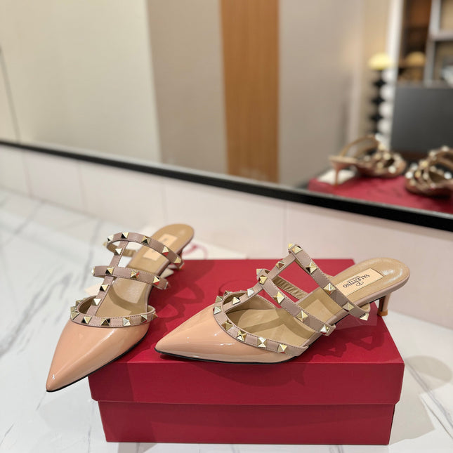 VALENTINO 26S STUDDED HEELED MULES 50 MM IN BEIGE PINK PATENT CALFSKIN