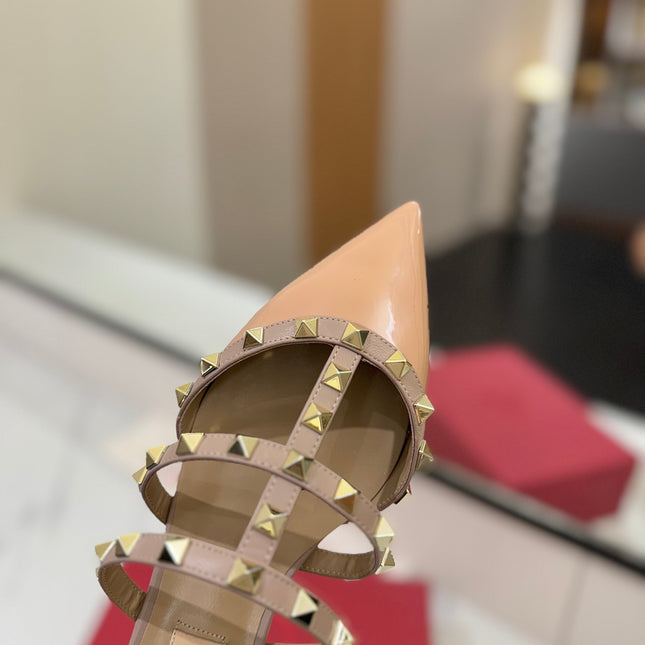 VALENTINO 26S STUDDED FLAT MULES IN BEIGE PINK PATENT CALFSKIN