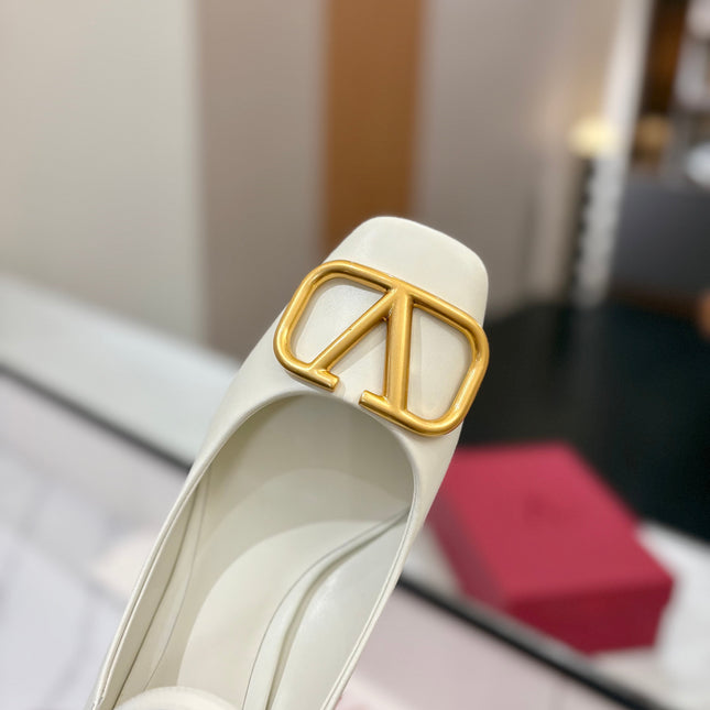 VALENTINO 26S MARY JANE HEELS 60 MM IN WHITE SMOOTH CALFSKIN WITH GOLD HARDWARE