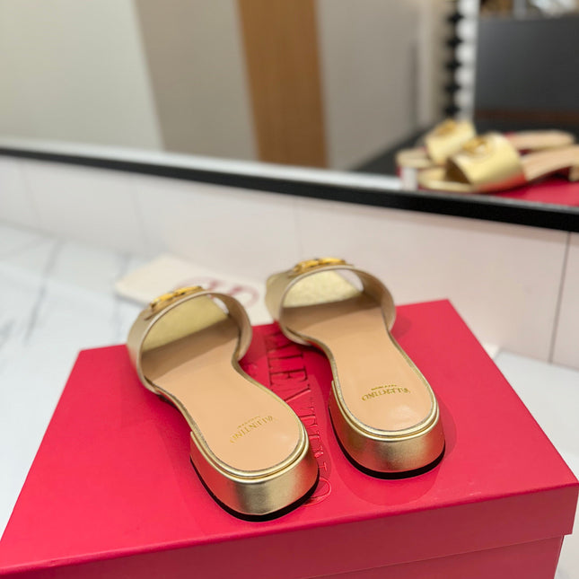 VALENTINO 26S SANDALS IN GOLD SMOOTH CALFSKIN WITH GOLD HARDWARE