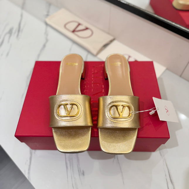 VALENTINO 26S SANDALS IN GOLD SMOOTH CALFSKIN WITH GOLD HARDWARE