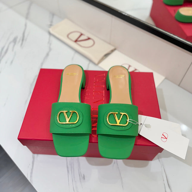 VALENTINO 26S SANDALS IN GREEN SMOOTH CALFSKIN WITH GOLD HARDWARE