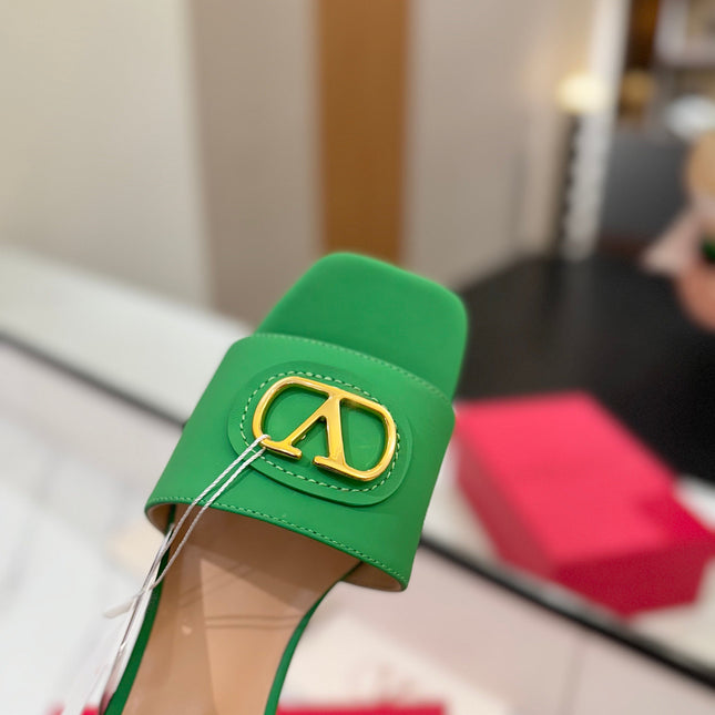 VALENTINO 26S SANDALS IN GREEN SMOOTH CALFSKIN WITH GOLD HARDWARE