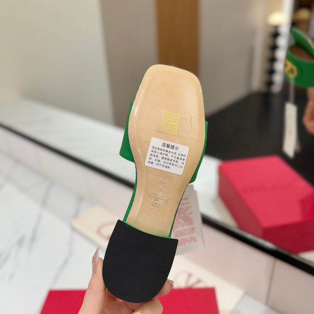 VALENTINO 26S SANDALS IN GREEN SMOOTH CALFSKIN WITH GOLD HARDWARE