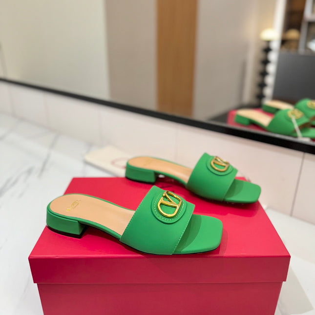 VALENTINO 26S SANDALS IN GREEN SMOOTH CALFSKIN WITH GOLD HARDWARE
