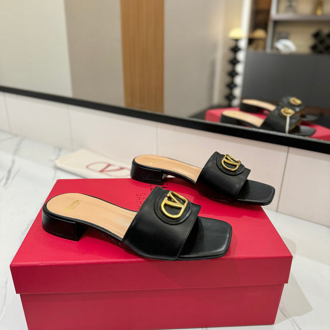 VALENTINO 26S SANDALS IN BLACK SMOOTH CALFSKIN WITH GOLD HARDWARE