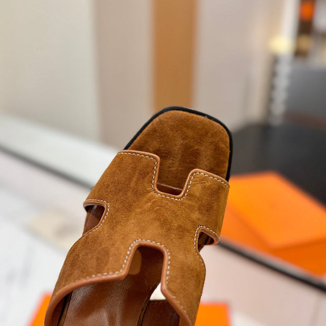 HM 26S HELIA SANDAL 70MM IN CARAMEL BROWN SUEDE
