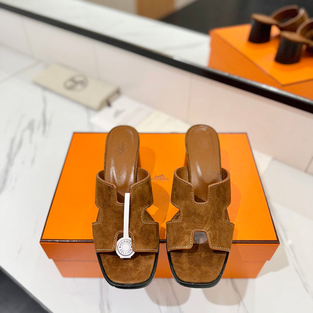 HM 26S HELIA SANDAL 70MM IN CARAMEL BROWN SUEDE