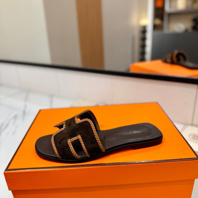 HM 26S ORAN SANDALS IN DARK BROWN SUEDE WITH TAN BOWN BRAIDED TRIM