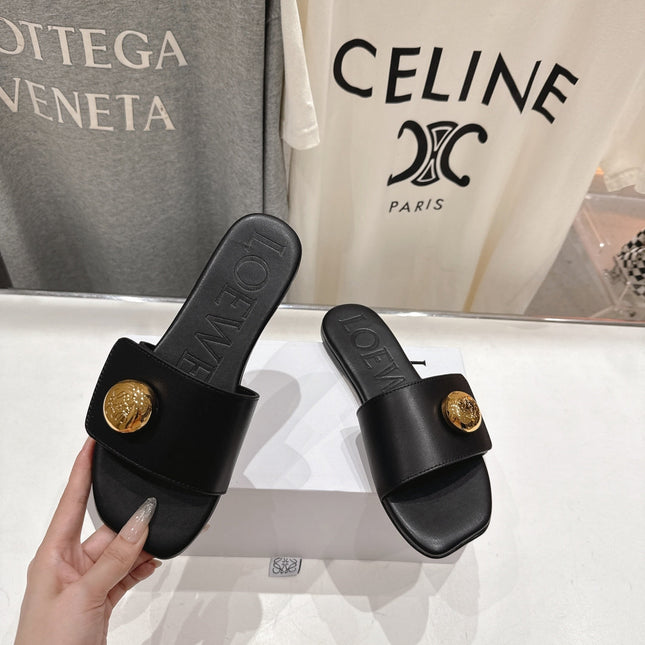 LOEWE 26S PEBBLE SLIDE IN BLACK CALFSKIN GOLD HARDWARE