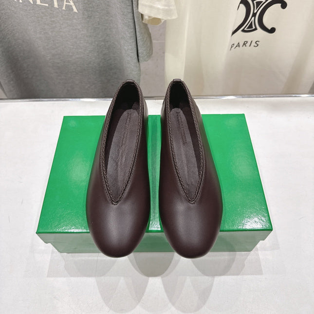 BOTTEGA VENETA 26S BALLET FLATS IN DARK BROWN LAMBSKIN