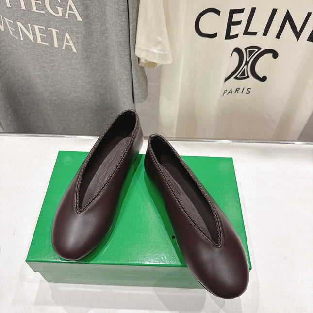 BOTTEGA VENETA 26S BALLET FLATS IN DARK BROWN LAMBSKIN