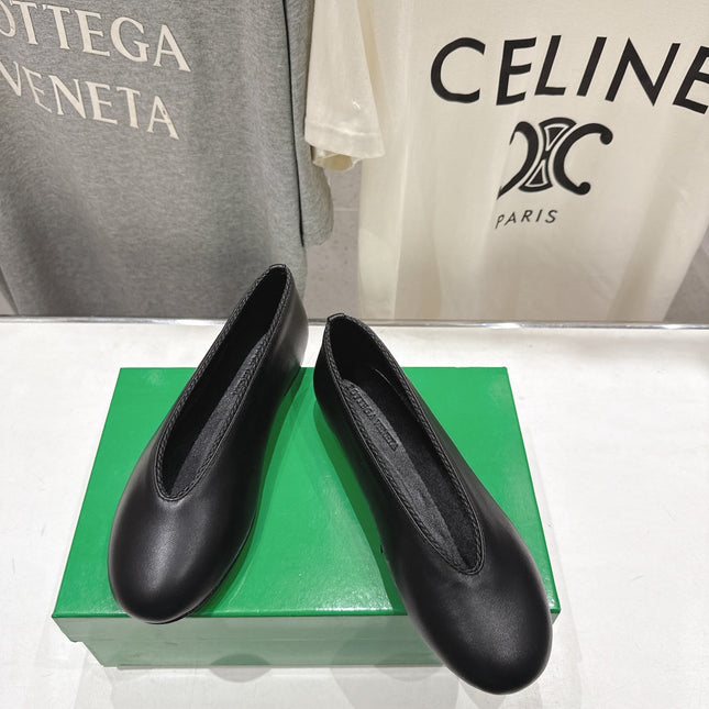 BOTTEGA VENETA 26S BALLET FLATS IN BLACK LAMBSKIN