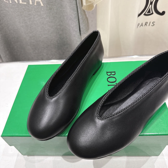 BOTTEGA VENETA 26S BALLET FLATS IN BLACK LAMBSKIN