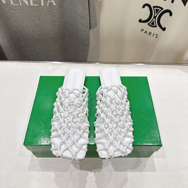 BOTTEGA VENETA 26S WOVEN MULES IN WHITE LAMBSKIN