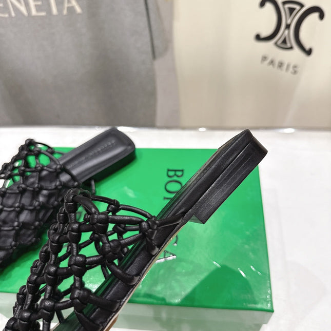 BOTTEGA VENETA 26S WOVEN MULES IN BLACK LAMBSKIN