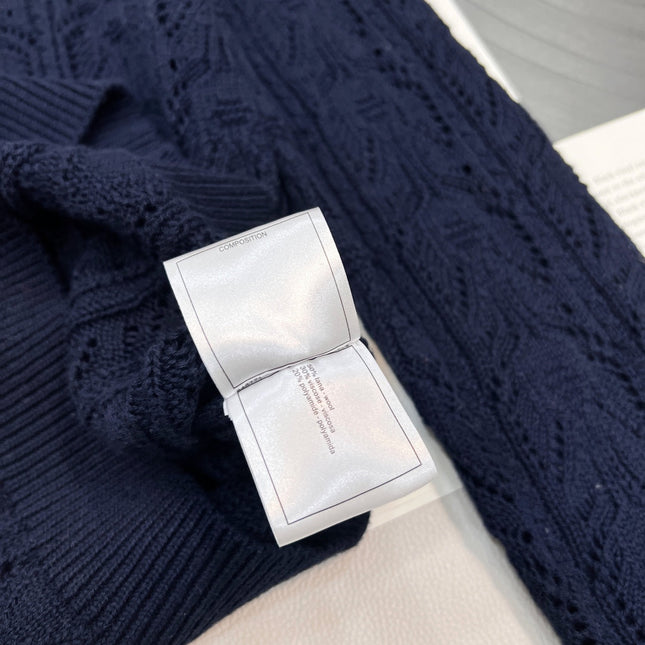 CHANEL 25S LONG-SLEEVE SWEATER 443
