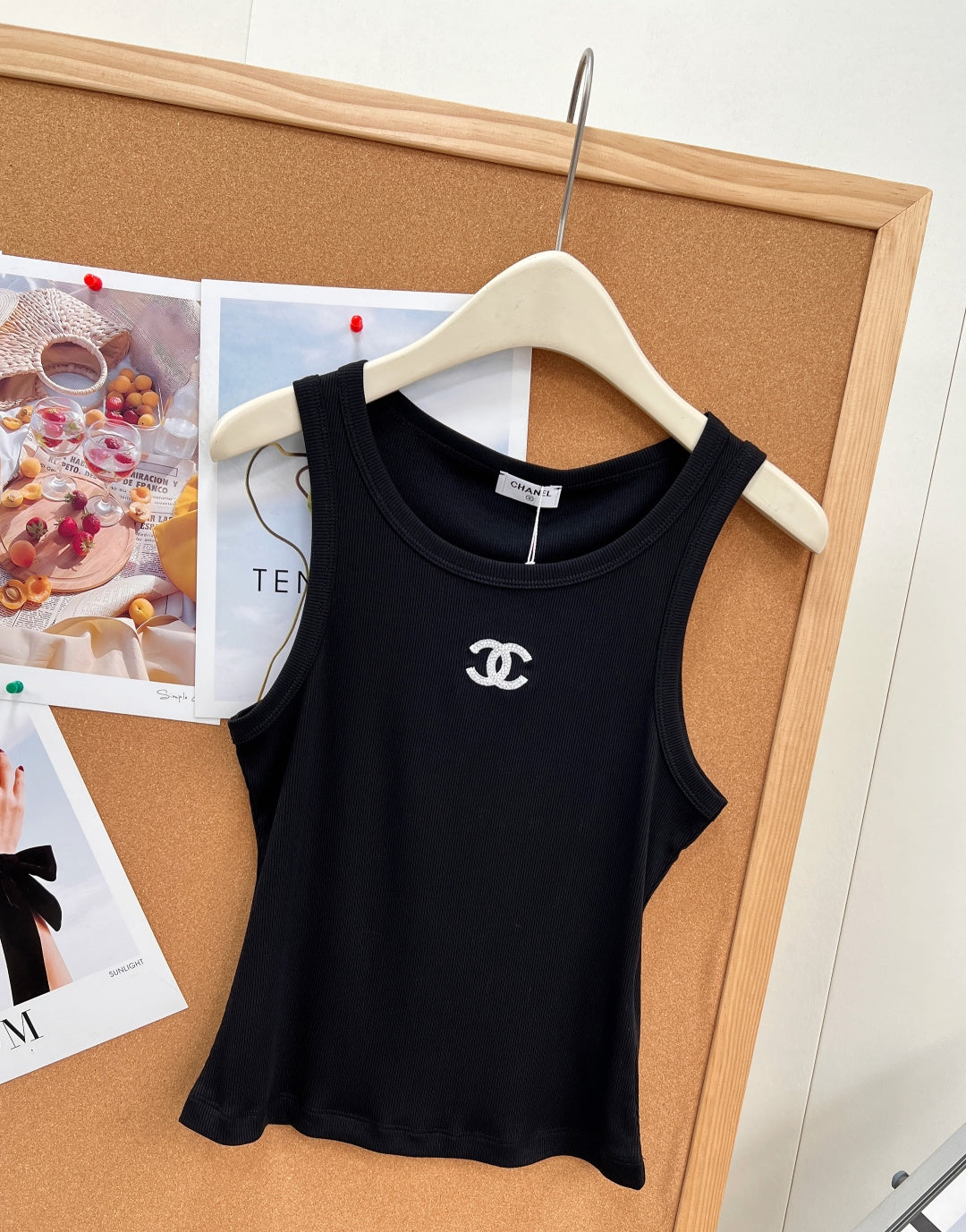 CHANEL 26S SLEEVELESS T-SHIRT 1407