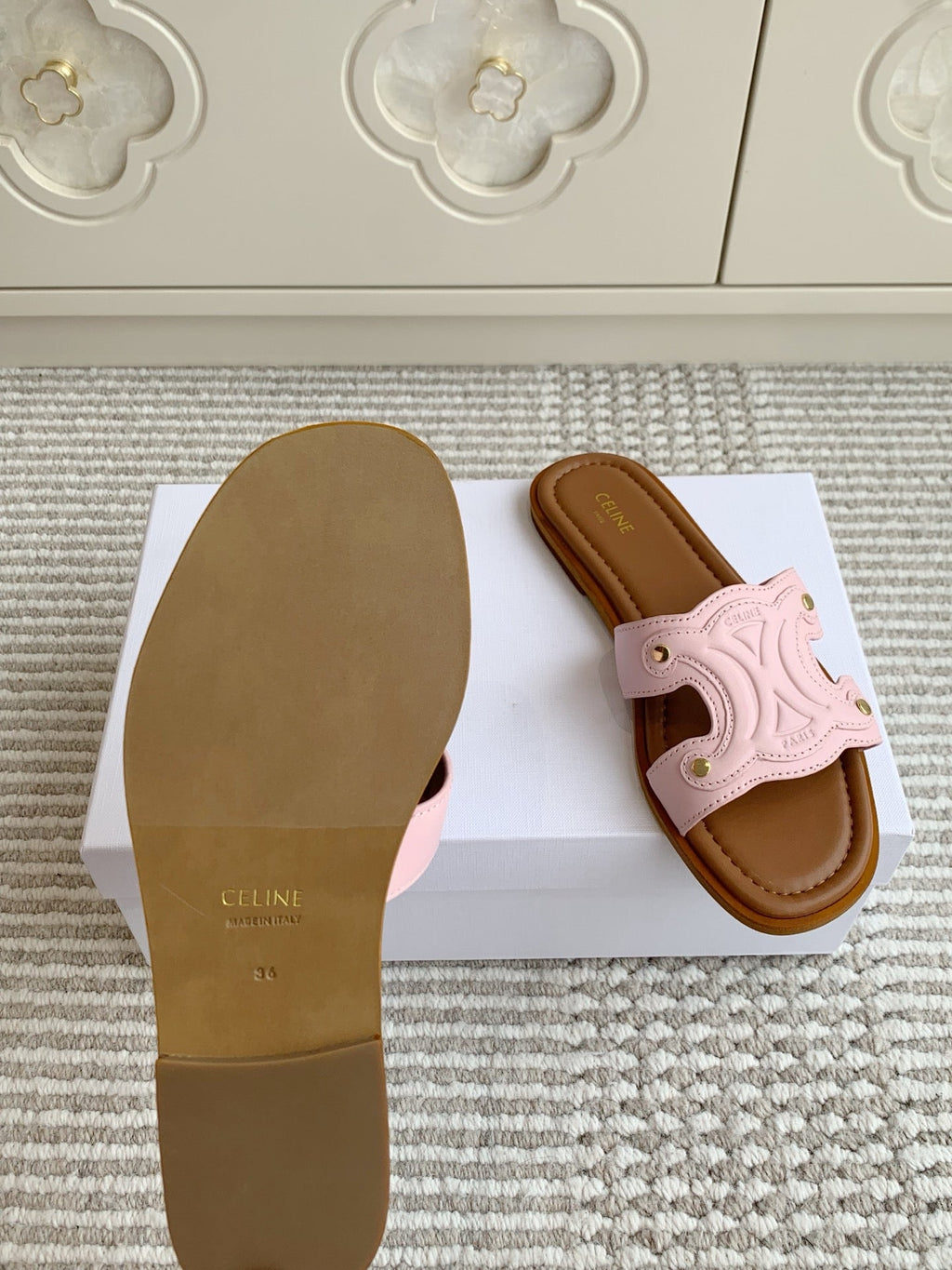 CELINE 26S TRIOMPHE SLIDE SANDALS IN LIGHT PINK CALFSKIN WITH TAN BROWN FOOTBED