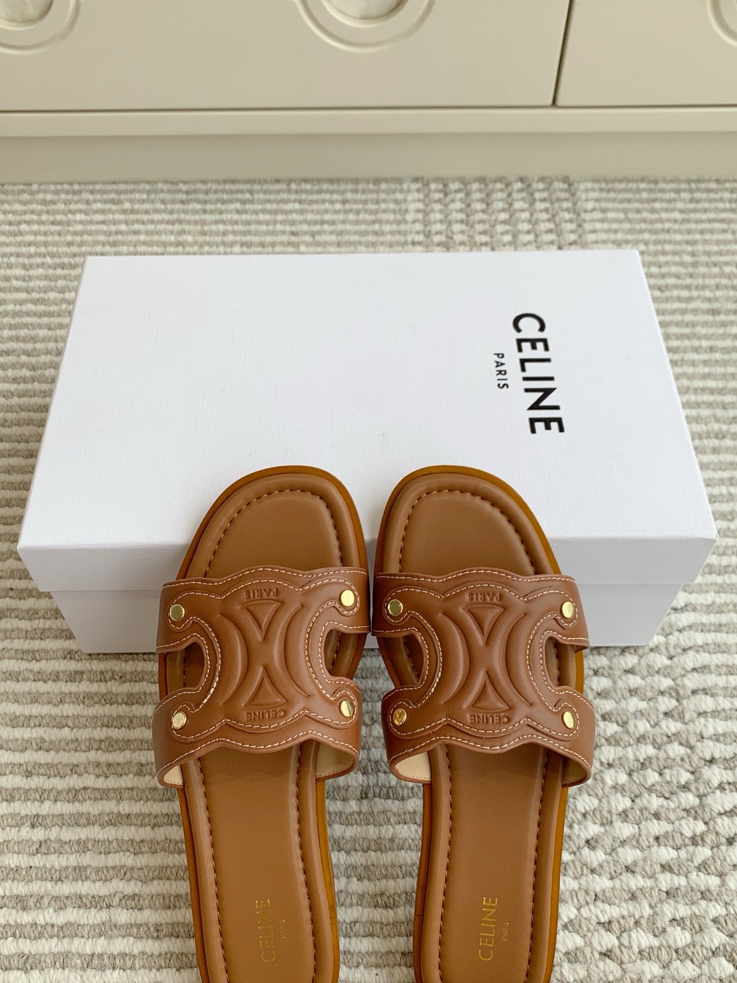 CELINE 26S TRIOMPHE SLIDE SANDALS IN TAN BROWN CALFSKIN